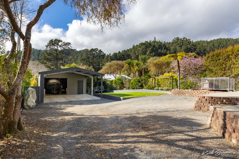 29 Jocelyn Crescent, Pinehaven, Upper Hutt - Carousel 2