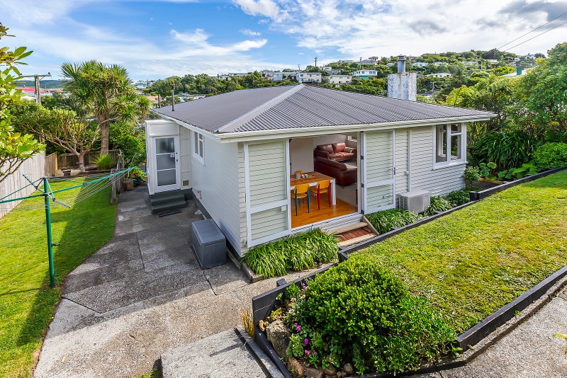 69 Salford Street, Newlands, Wellington - Carousel 1
