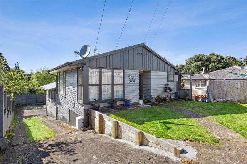 32 Banks Street, Marfell, New Plymouth - Carousel 16