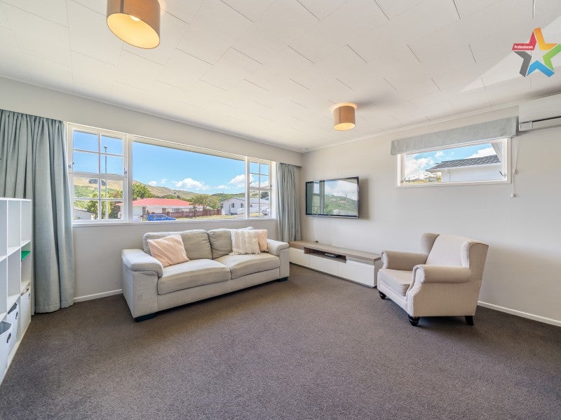 130 Major Drive, Kelson, Lower Hutt - Carousel 2