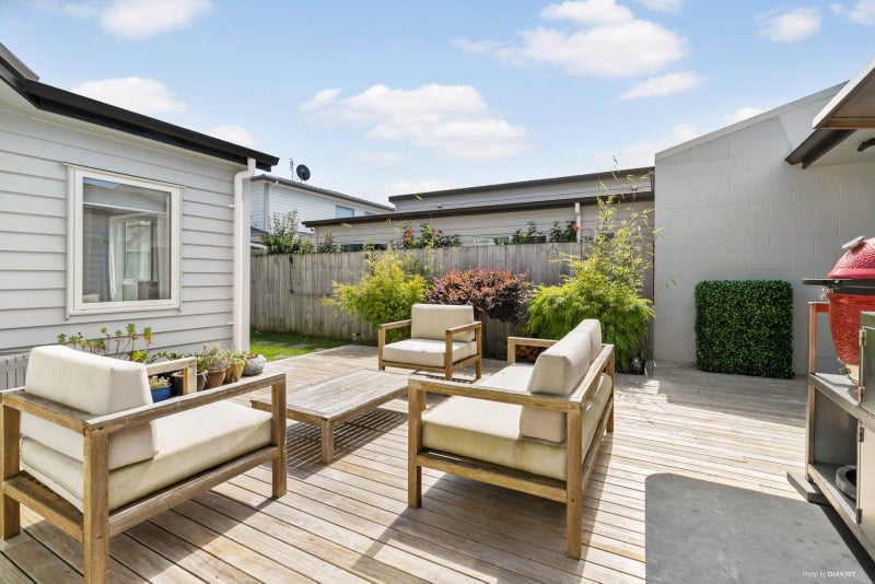 11 Karetai Crescent, Favona, Auckland - Carousel 2