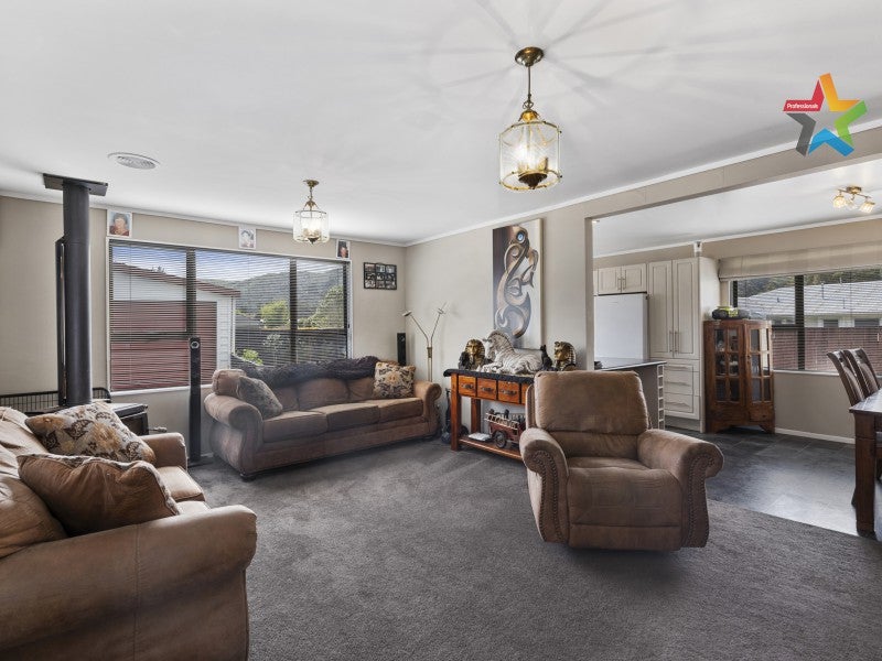 4 Stockdale Street, Wainuiomata, Lower Hutt - Carousel 2