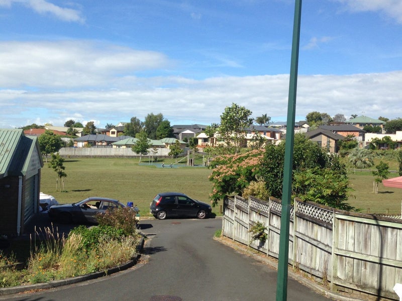 19 Pointon Glade, Grandview Heights, Hamilton - Carousel 10