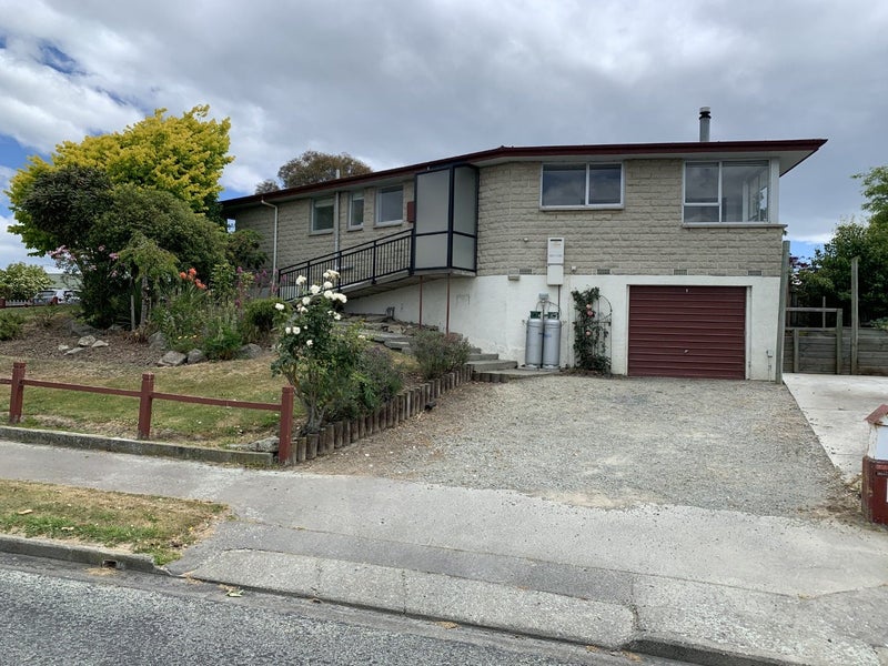 8 Godley Place, Oceanview, Timaru - Carousel 1