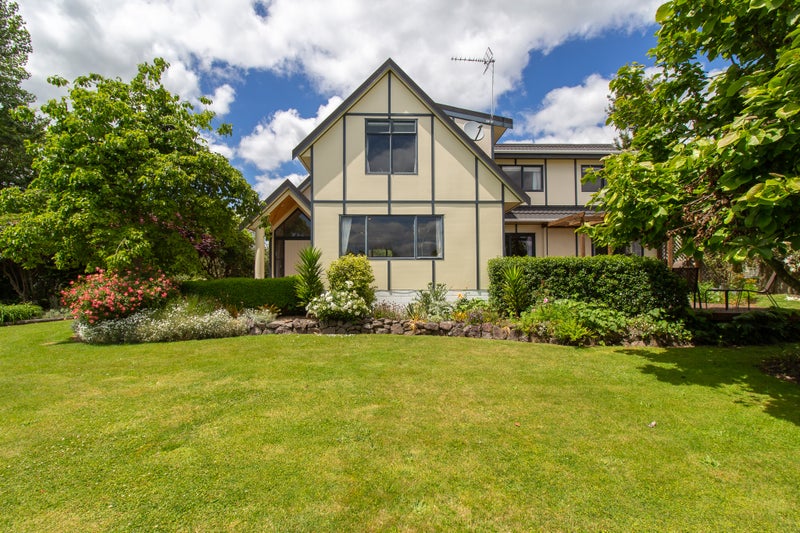 12 Elmslie Place, Owhata, Rotorua - Carousel 2