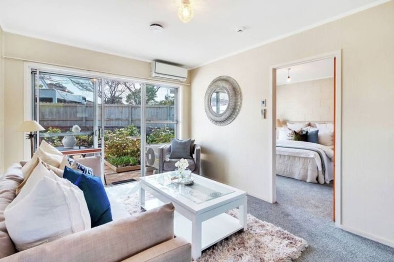 2/37 Oriana Avenue, Lynfield, Auckland - Carousel 2