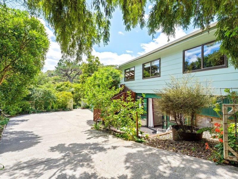 25 Gentian Street, Timberlea, Upper Hutt - Carousel 1