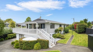 24 School Road, Morningside, Auckland - Carousel 1