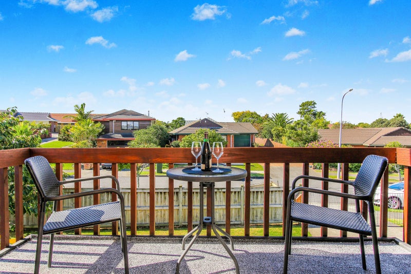 1/21 Channing Crescent, Botany Downs, Auckland - Carousel 2