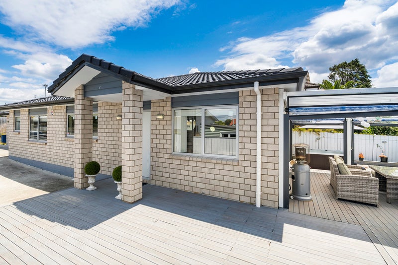 2/53 Hutchinson Avenue, New Lynn, Auckland - Carousel 1