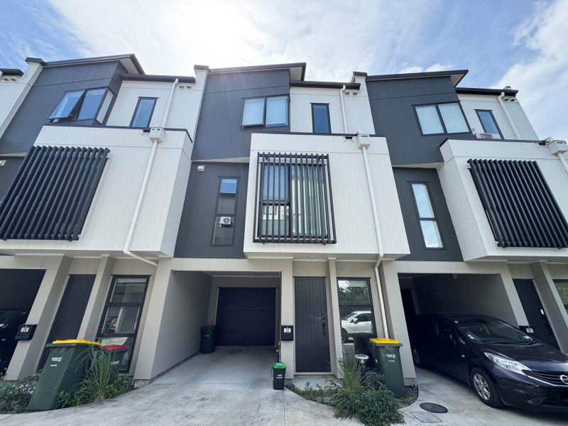 22 Mina Way, Browns Bay, Auckland - Carousel 2