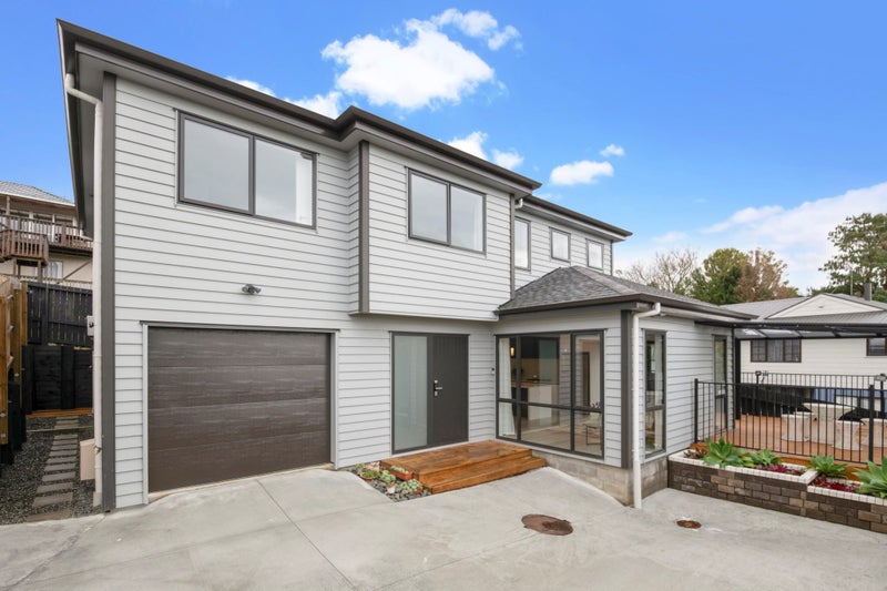 16A Trias Road, Totara Vale, Auckland - Carousel 2