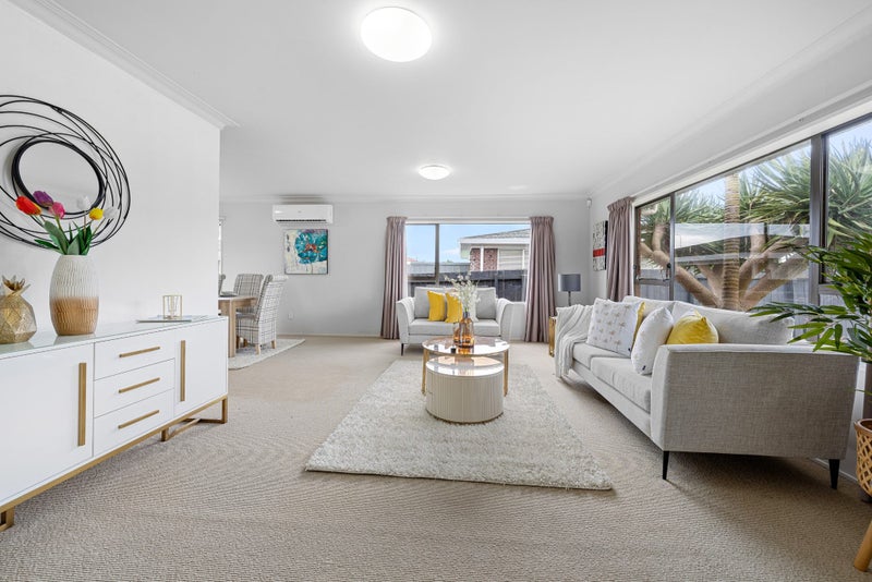 15 Chip Grove, Sunnyhills, Auckland - Carousel 1