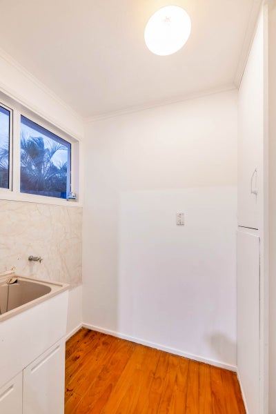 15A Nikau Street, New Lynn, Auckland - Carousel 24