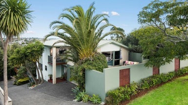 268A Glamorgan Drive, Northcross, Auckland - Carousel 1