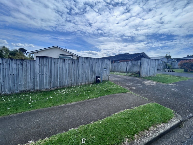 145 Botany Road, Botany Downs, Auckland - Carousel 1