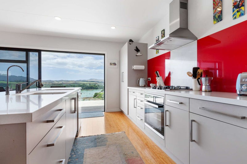 17 Mill Bay Road, Mangōnui - Carousel 1