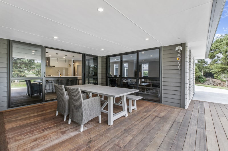 11 Meadowbrook Place, Buckland, Pukekohe - Carousel 2