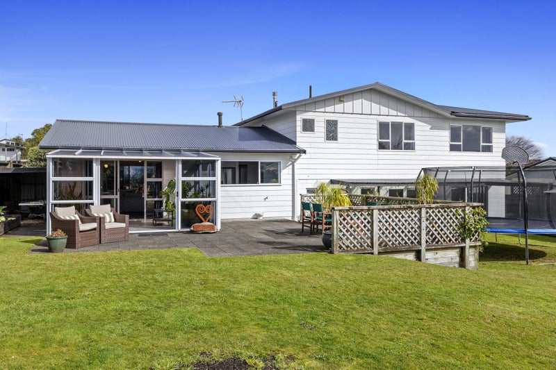 5A Wesley Avenue, Frankleigh Park, New Plymouth - Carousel 1