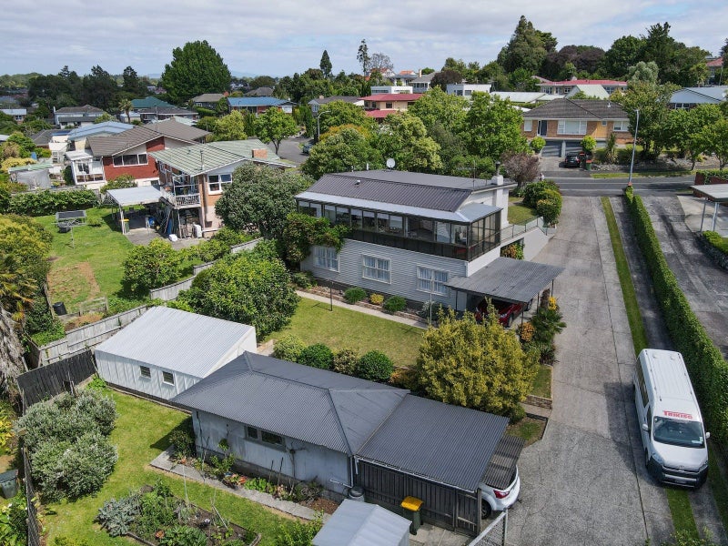 13 McGregor Place, Hillcrest, Hamilton - Carousel 2