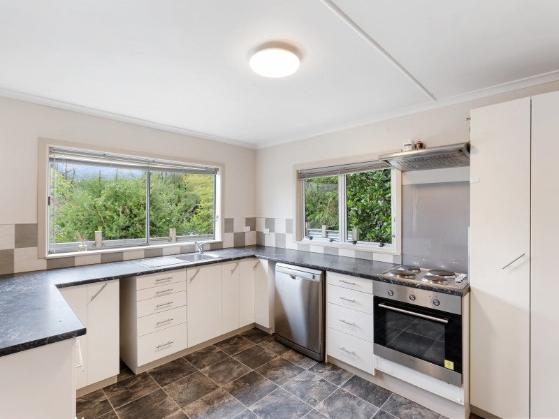21A Falstaff Street, Stratford - Carousel 2