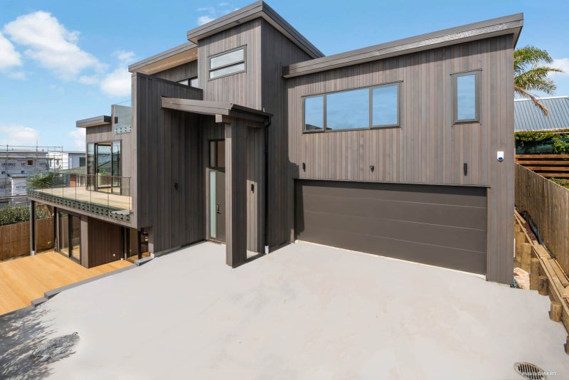 75A Forrest Hill Road, Milford, Auckland - Carousel 1