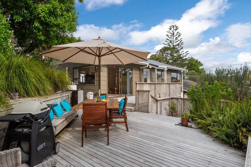 2/13 Newstead Avenue, Browns Bay, Auckland - Carousel 1