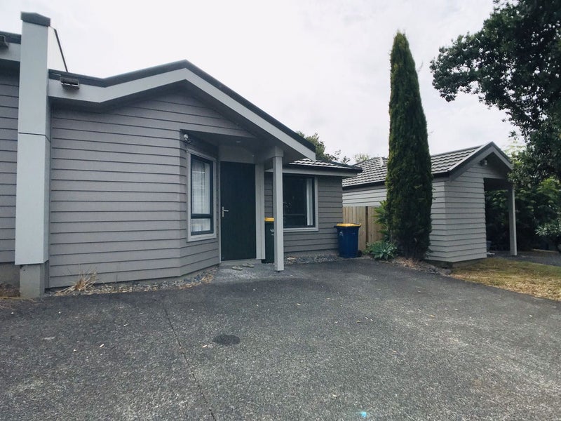 2/36 John Jennings Drive, Oteha, Auckland - Carousel 1
