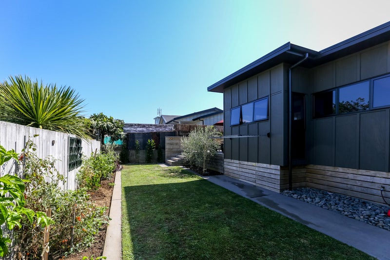 22 Record Street, Fitzroy, New Plymouth - Carousel 17