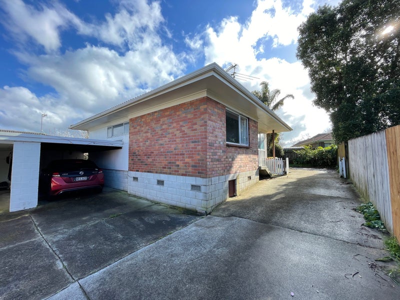 3A Fortunes Road, Half Moon Bay, Auckland - Carousel 1