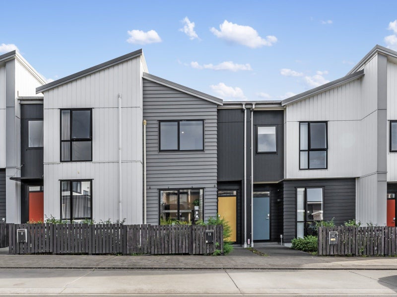 10 Malcolm Calder Road, Hobsonville, Auckland - Carousel 1