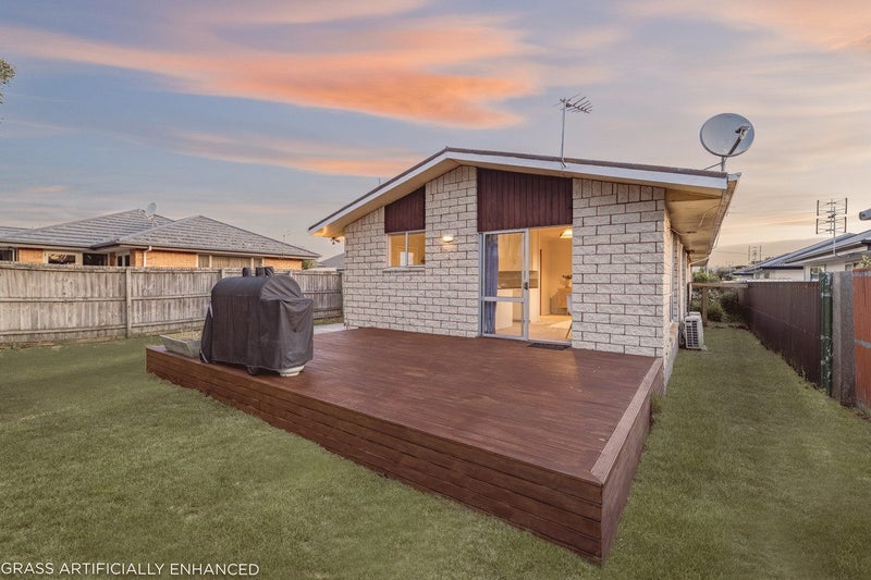 2/25 Sylvia Street, Parklands, Christchurch - Carousel 1