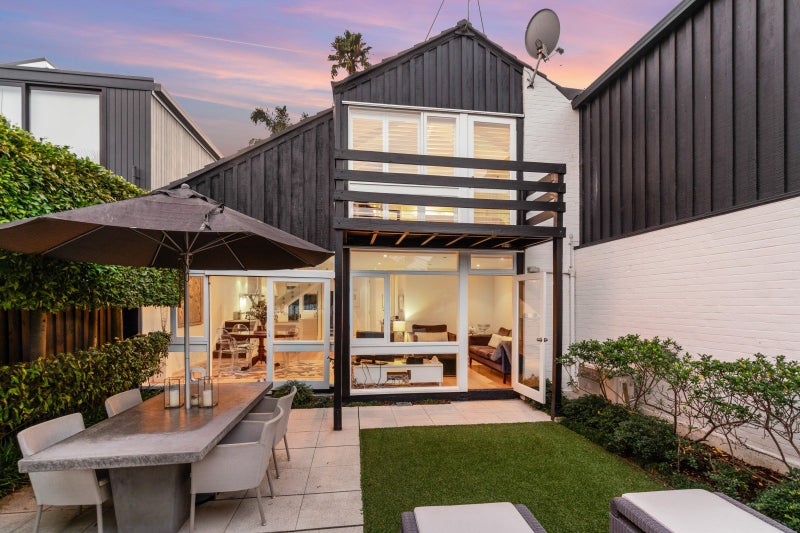 2/4 Logan Terrace, Parnell, Auckland - Carousel 1