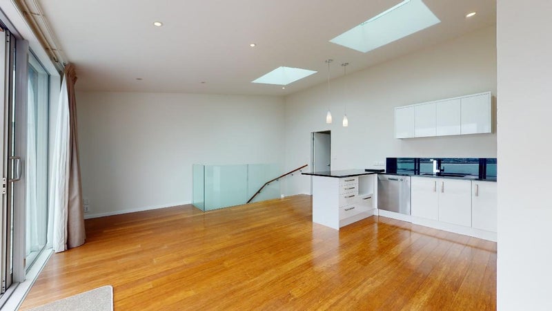 352 Queens Drive, Lyall Bay, Wellington - Carousel 1