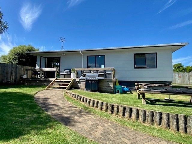 12 Sunset Drive, Te Puke - Carousel 1
