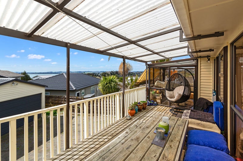 6 Advene Road, Cockle Bay, Auckland - Carousel 2