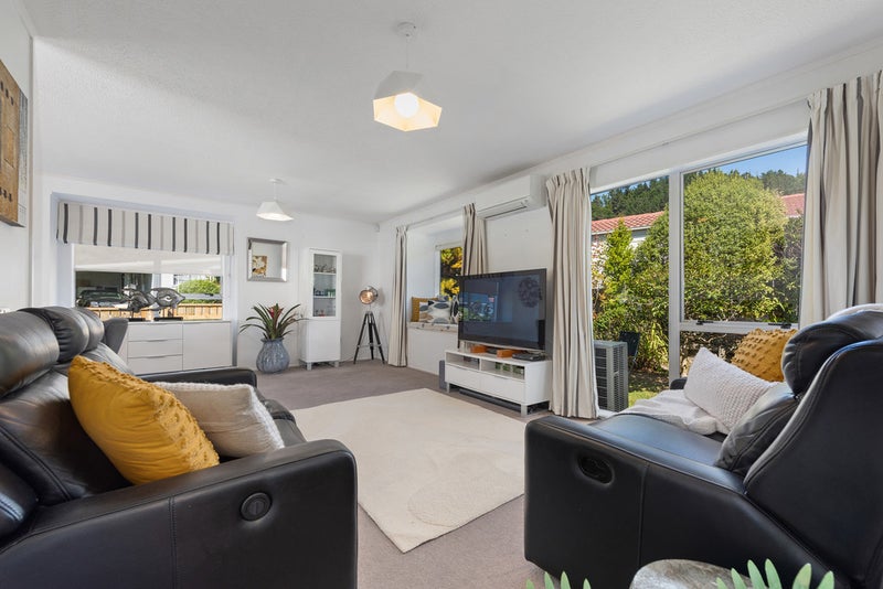 78 Field Street, Silverstream, Upper Hutt - Carousel 2