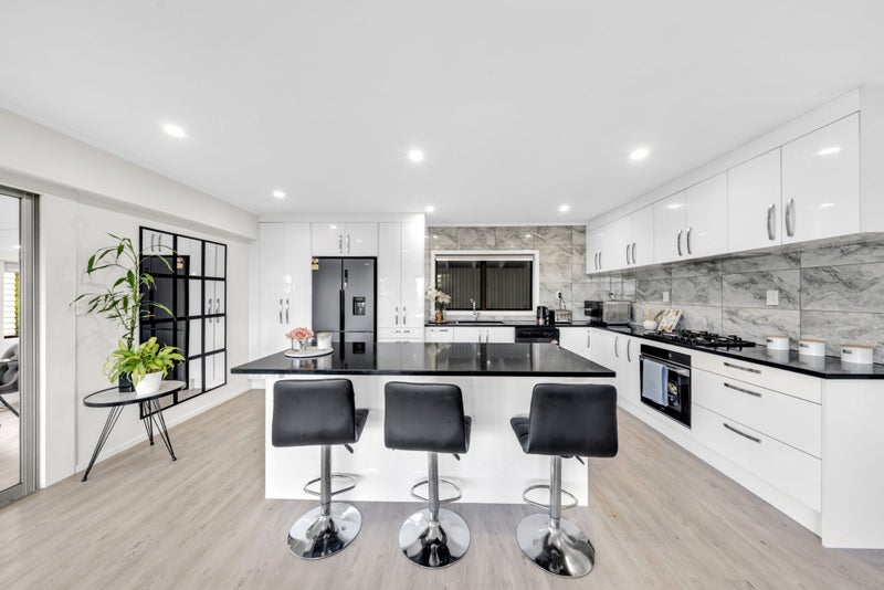 1/8 Gills Road, Bucklands Beach, Auckland - Carousel 1