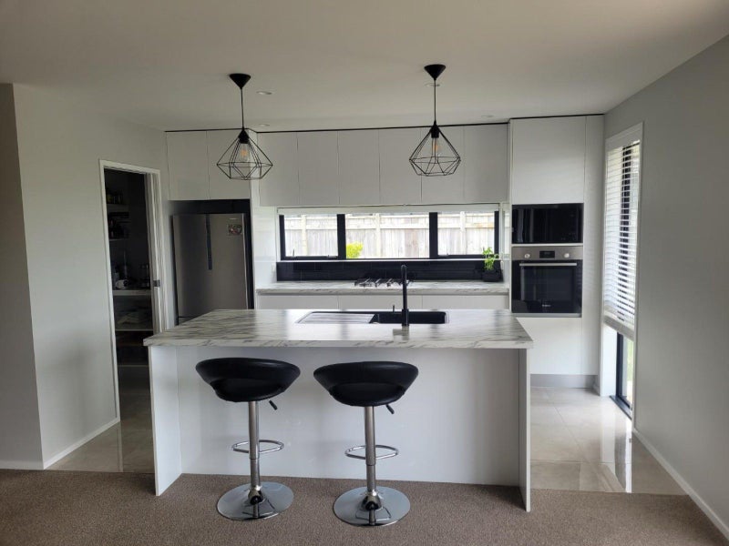 7 Twin Way, Hurworth, New Plymouth - Carousel 1