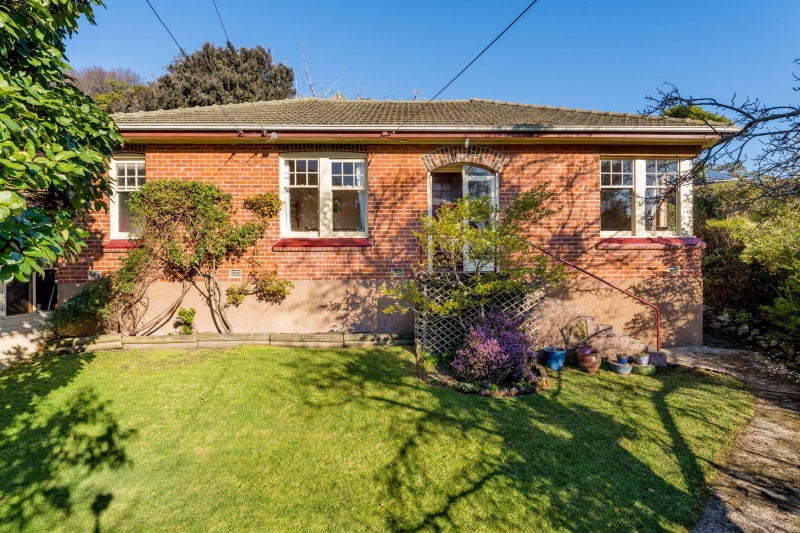 4 Sylvan Street, Opoho, Dunedin - Carousel 1