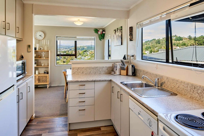 22 Thimble Lane, Whitby, Porirua - Carousel 2