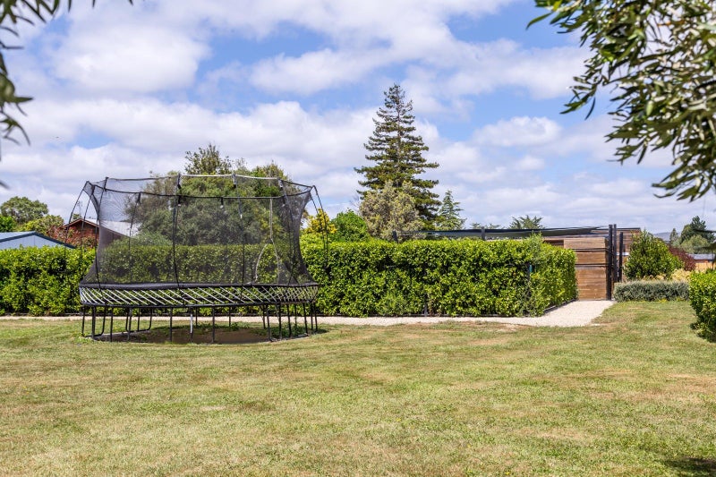 5 Syrah Lane, Martinborough - Carousel 36