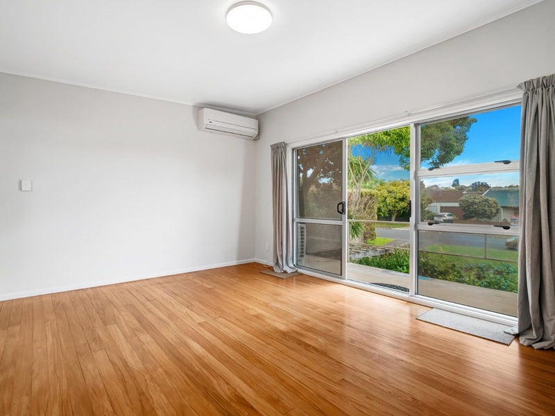 22C Riverview Road, Panmure, Auckland - Carousel 1