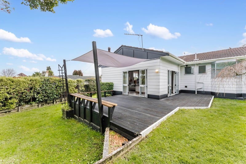 8 Houston Place, Bayview, Auckland - Carousel 2