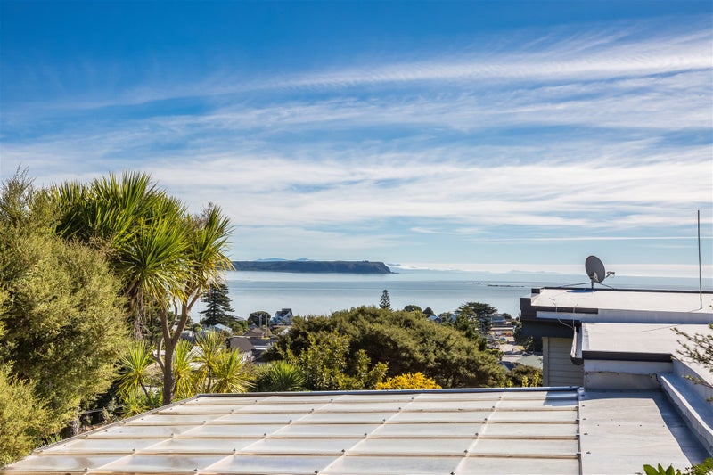 44 Grays Road, Plimmerton, Porirua - Carousel 22