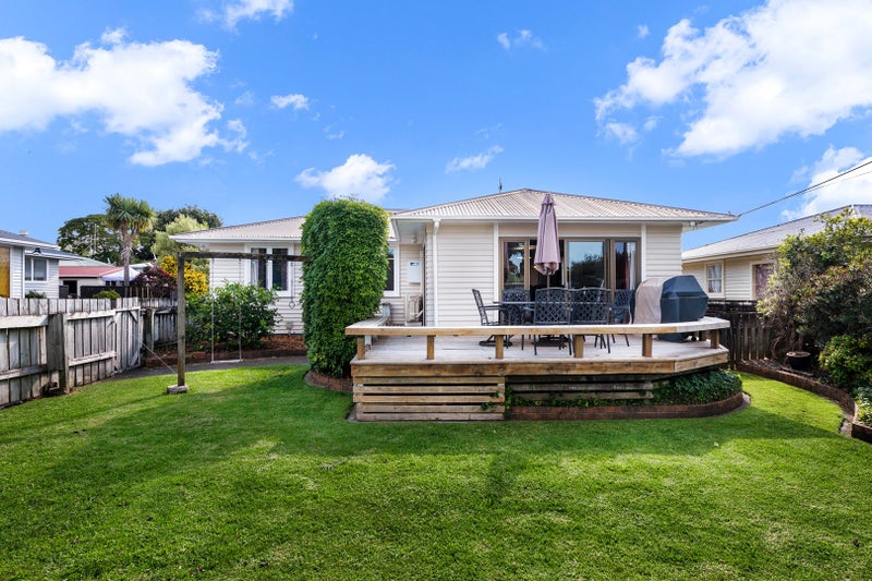 46 Queen Road, Bellevue, Tauranga - Carousel 1