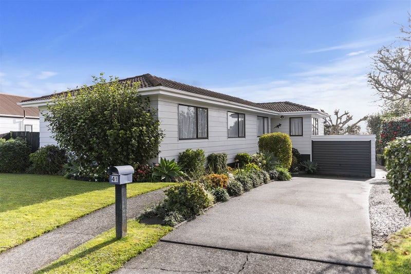 41 Marendellas Drive, Bucklands Beach, Auckland - Carousel 1