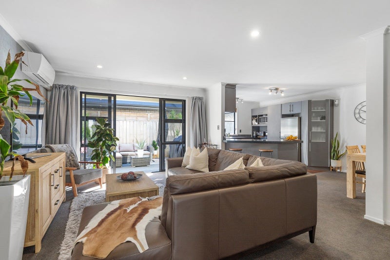 54D Willoughby Street, Whitiora, Hamilton - Carousel 1