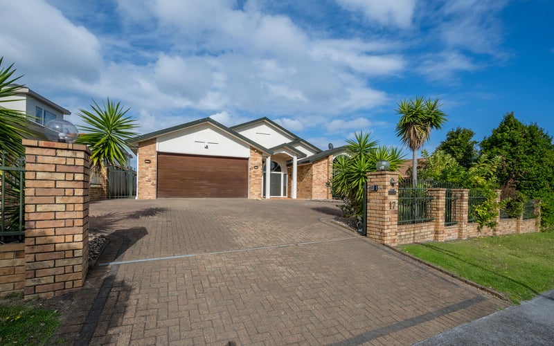 17 Westerham Drive, Dannemora, Auckland - Carousel 2