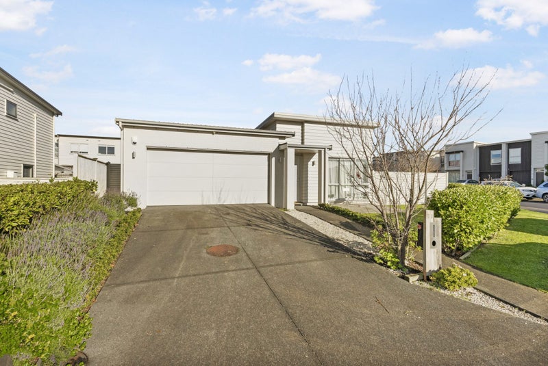 30 Costa Viva Crescent, Karaka, Papakura - Carousel 1